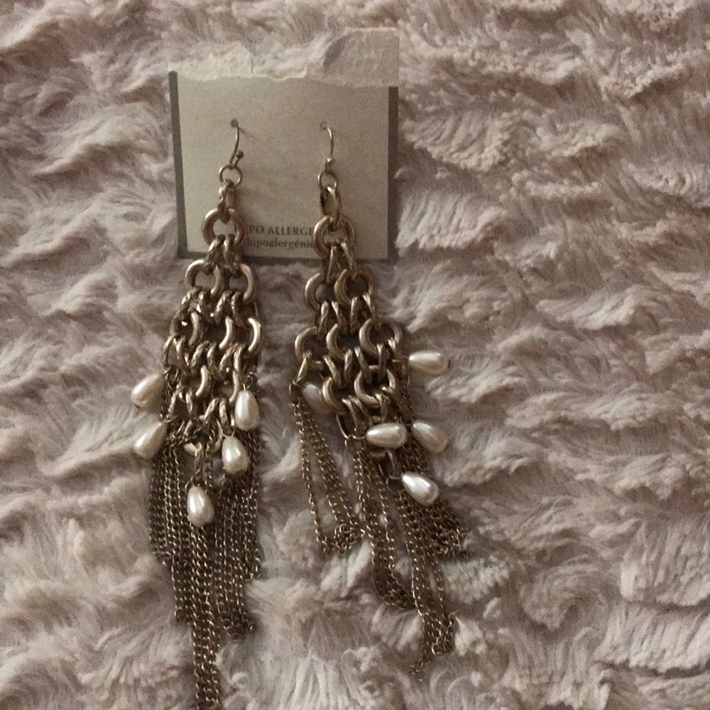 Gold and pearl earrings